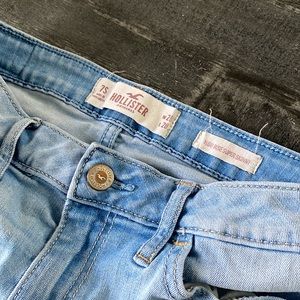Hollister high waisted skinny jeans light wash